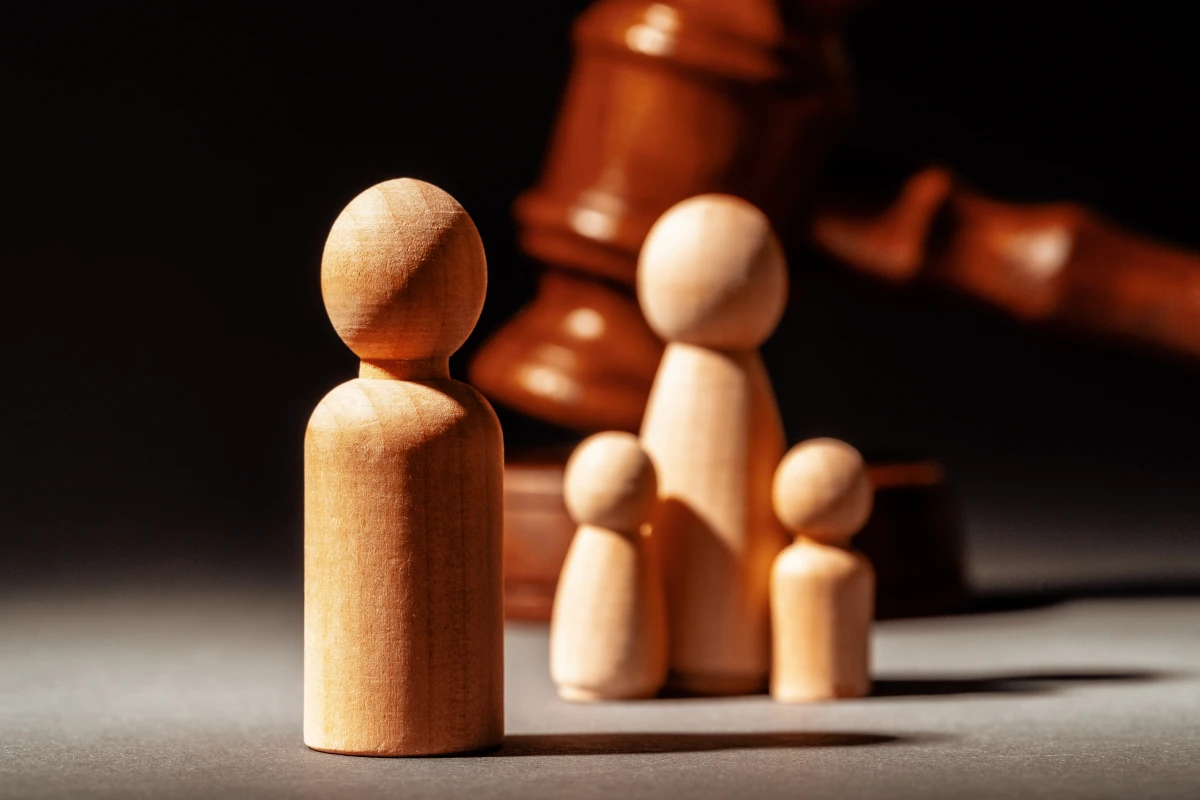 Divorce et patrimoine commun : Démêler les fils de votre avenir financier