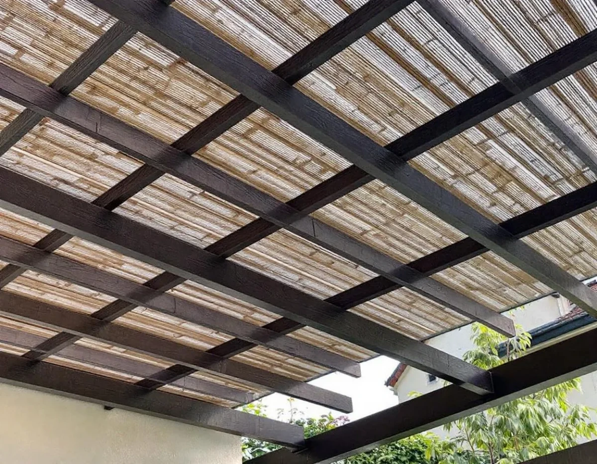 Pergola et recours en garantie contre le sous-traitant : stratégies juridiques pour les litiges de construction
